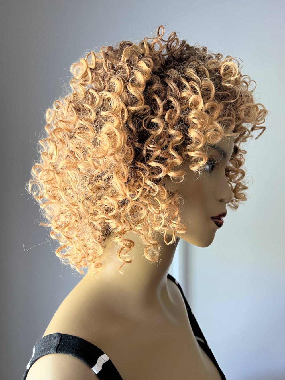 Amazon Curly Synthetic Wig - Honey Blonde Ombre